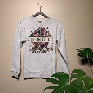 Vintage Pigeon Forge, TN crewneck